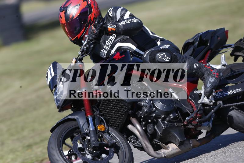 /Archiv-2025/49 26.08.2025 Cornu Master School ADR/gruen-vert/71